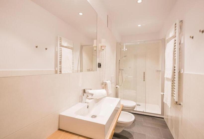 בית מלון כפרי Laurin