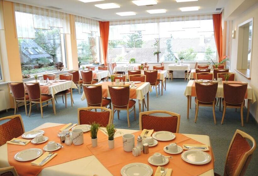 Отель Malchen Garni