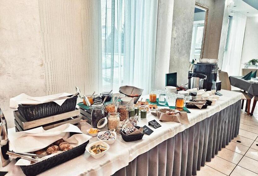 酒店 I Restauracja W Luboniu