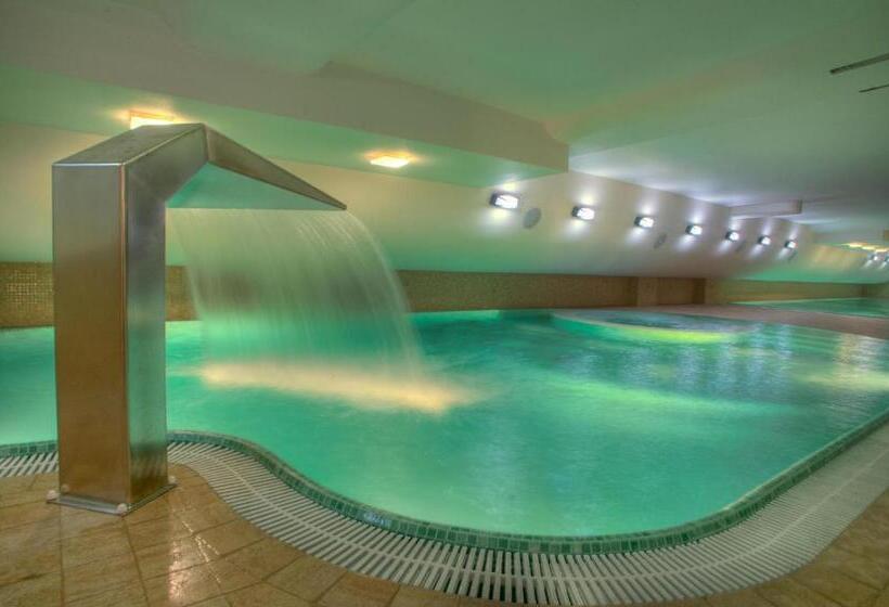 Отель Maximus Spa