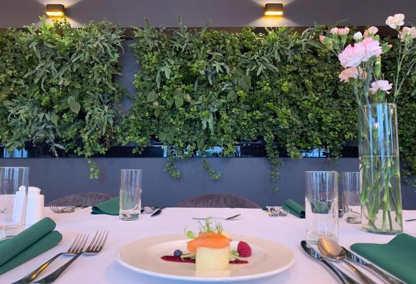 هتل Mazovia Airport Modlin