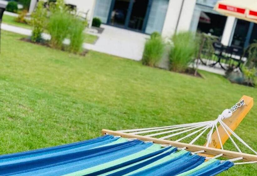 هتل Mazovia Airport Modlin