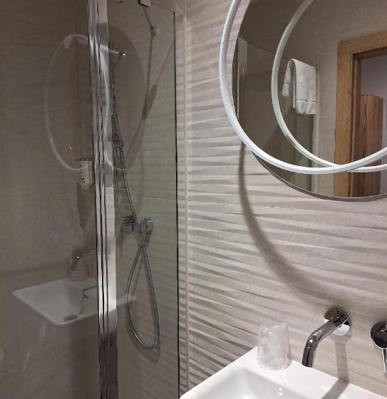 هتل Mazovia Airport Modlin