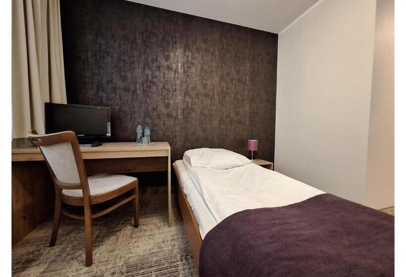 هتل Mazovia Airport Modlin