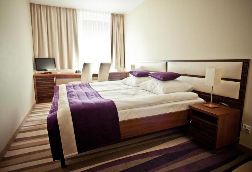 هتل Mazovia Airport Modlin