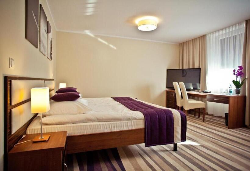هتل Mazovia Airport Modlin