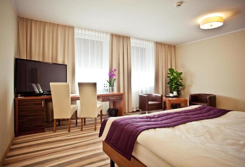 هتل Mazovia Airport Modlin