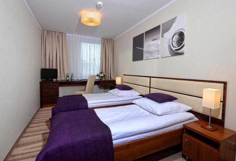 هتل Mazovia Airport Modlin