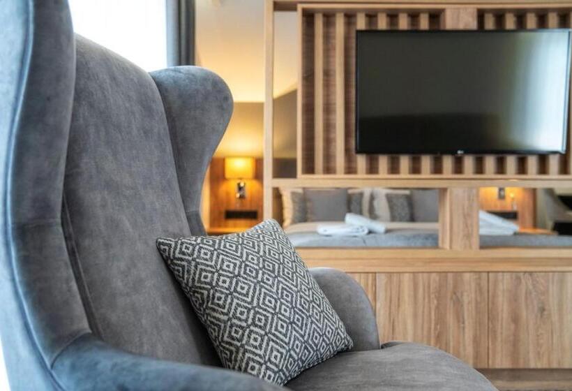 هتل Meta Resort & Vine Spa