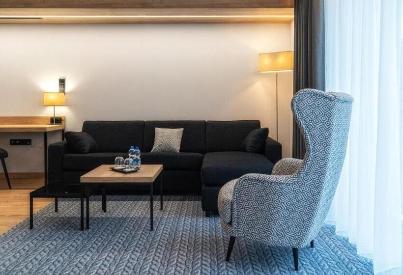 هتل Meta Resort & Vine Spa