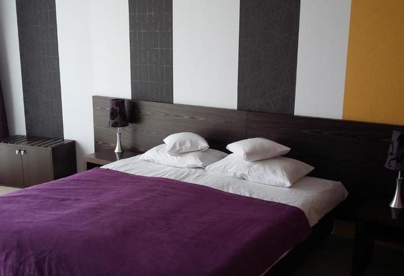 ホテル Niepo Omice