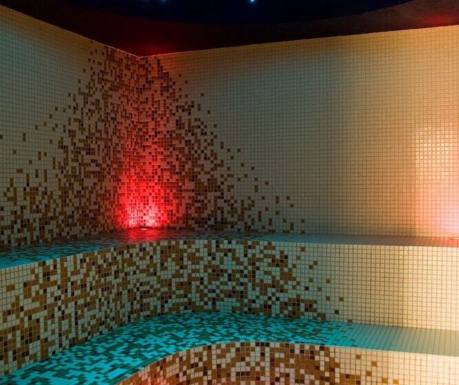 ホテル Novum & Spa