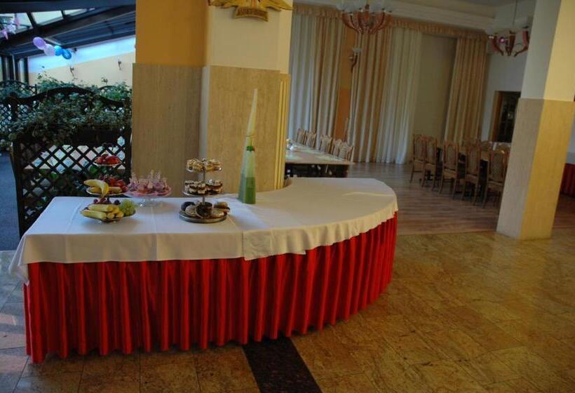 هتل Okulski Grand Rozewie