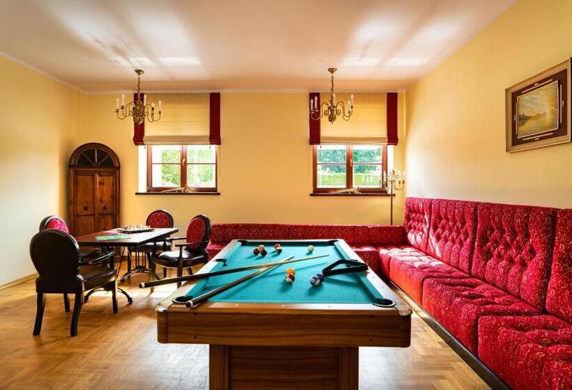 هتل Pałac Bursztynowy