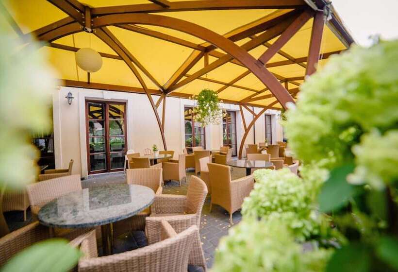 Отель Park Rekreacyjno Biznesowy Las Woda