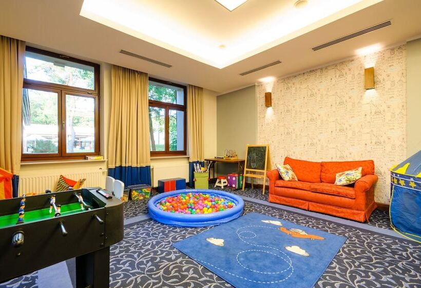 Отель Park Rekreacyjno Biznesowy Las Woda