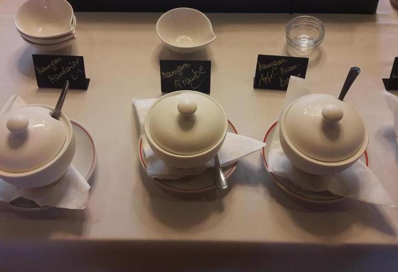 ホテル Frühstückspension Pfandlwirt