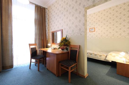 هتل Polonia Palast