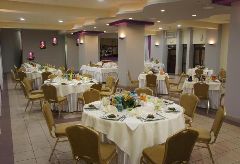 호텔 Przedwiośnie