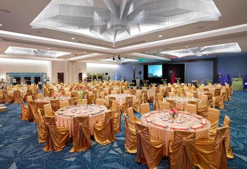 فندق Renaissance Edmonton Airport