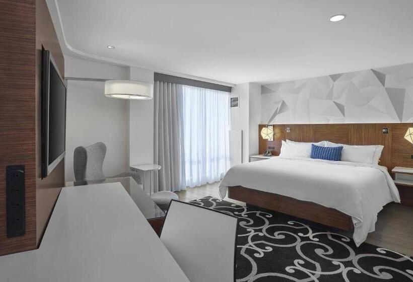 فندق Renaissance Edmonton Airport