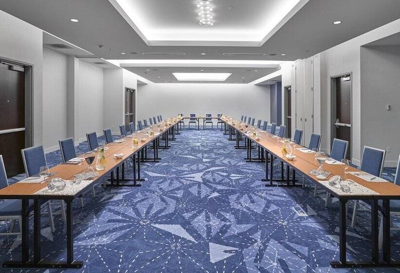 فندق Renaissance Edmonton Airport