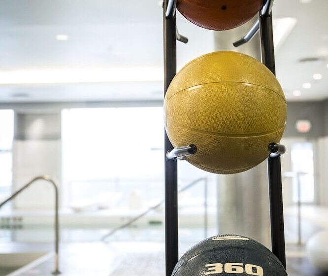 فندق Renaissance Edmonton Airport