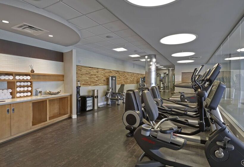 فندق Renaissance Edmonton Airport