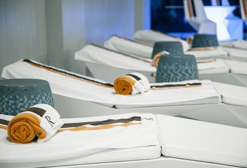 فندق Renaissance Edmonton Airport