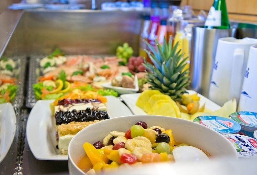 Отель Restaurant Kastanienhof Lauingen