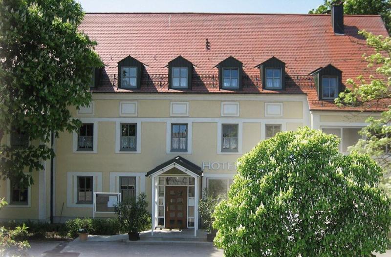 Отель Restaurant Kastanienhof Lauingen