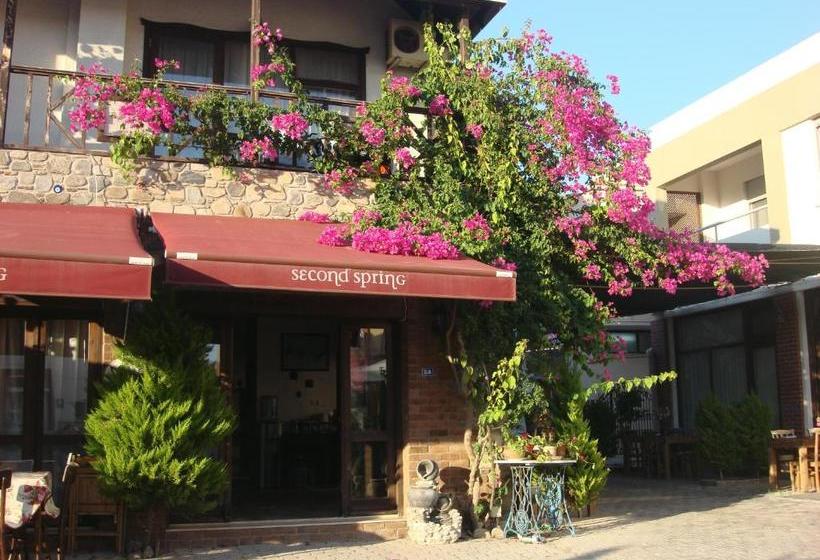 فندق Second Spring