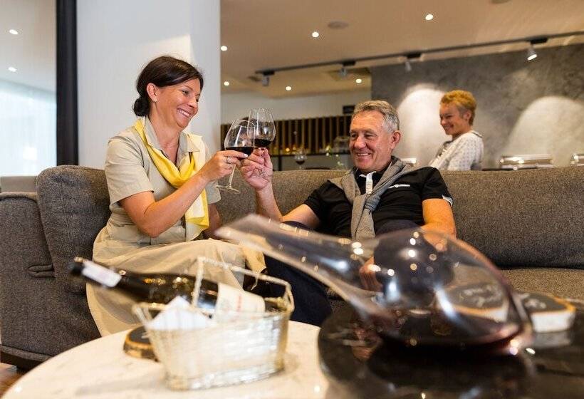 Отель Shuum Boutique Wellness