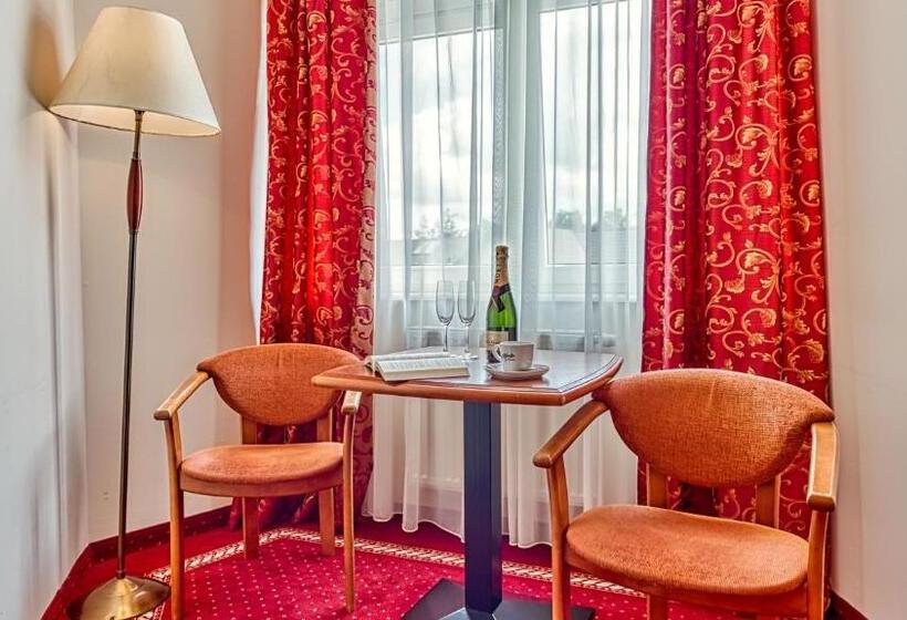 فندق St Lukas Medical & Spa