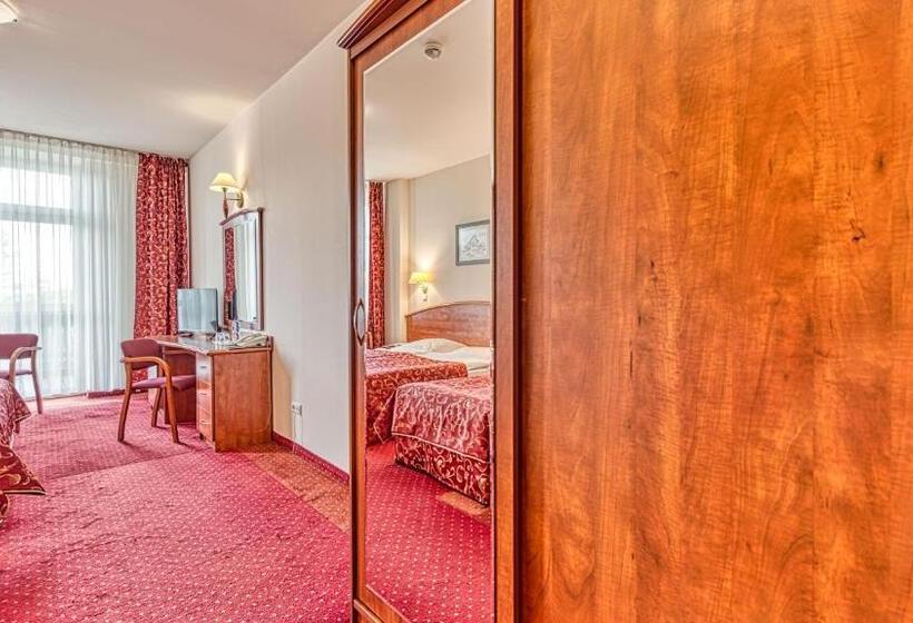 فندق St Lukas Medical & Spa