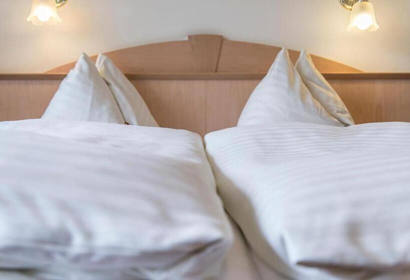 فندق Taxenbacherhof