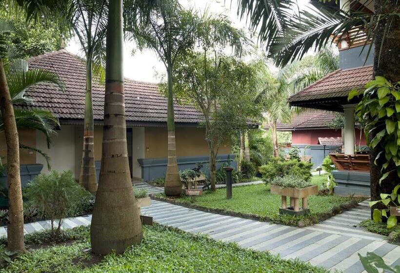 هتل Elephant Court Thekkady