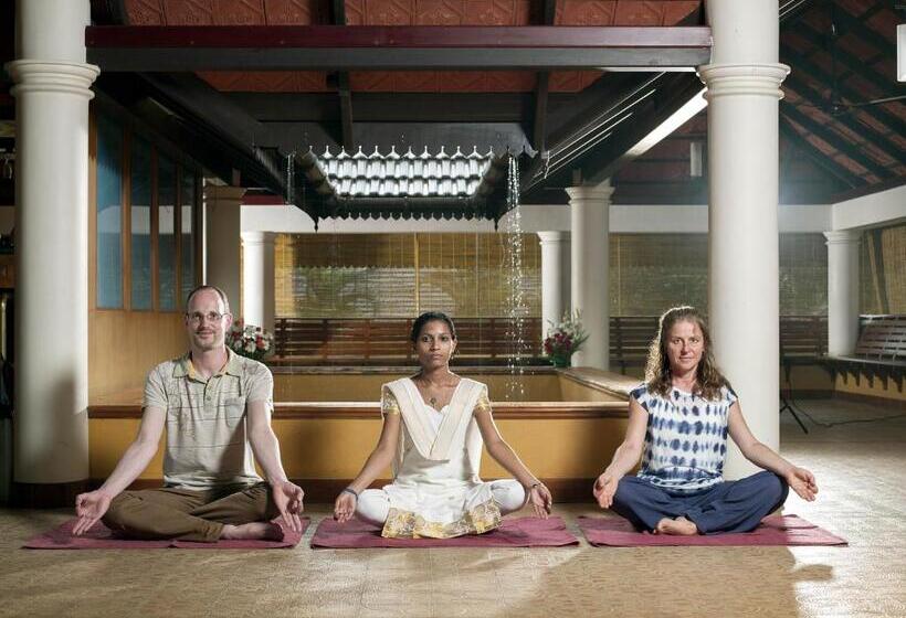 هتل Elephant Court Thekkady