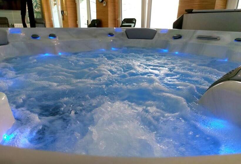 هتل Tinódi Fogadó