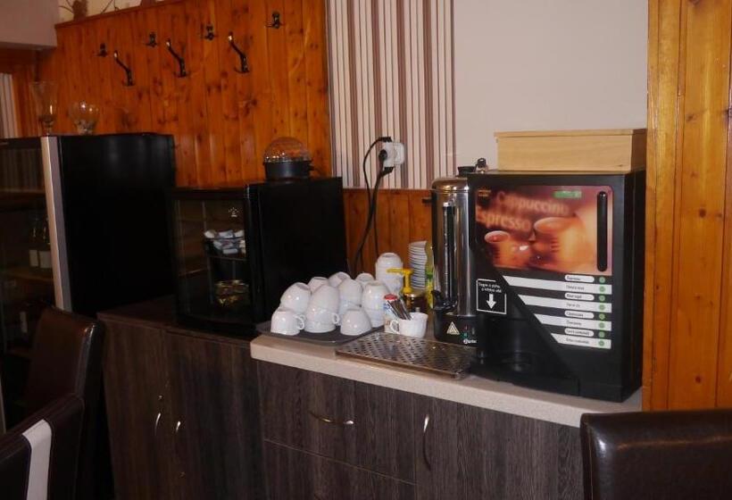 هتل Tinódi Fogadó