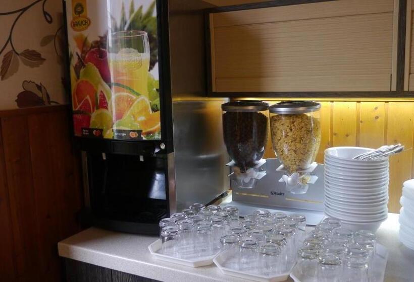 هتل Tinódi Fogadó