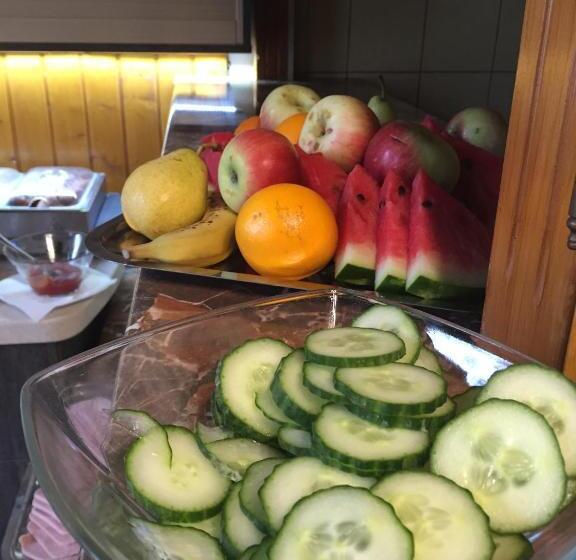 هتل Tinódi Fogadó