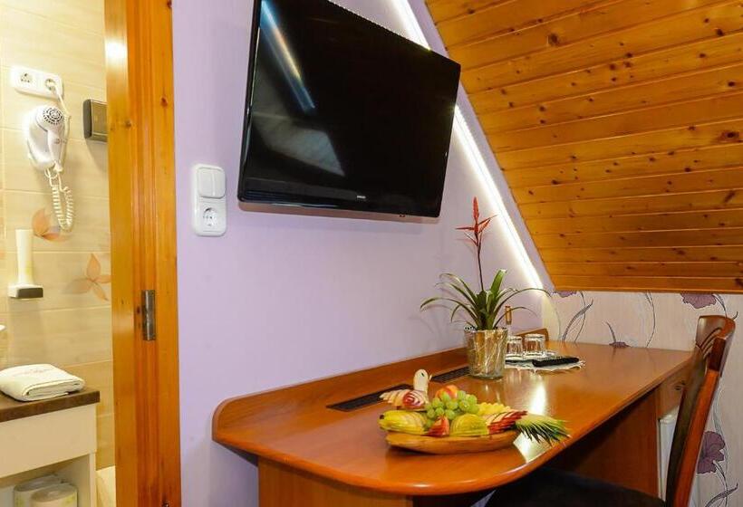 هتل Tinódi Fogadó