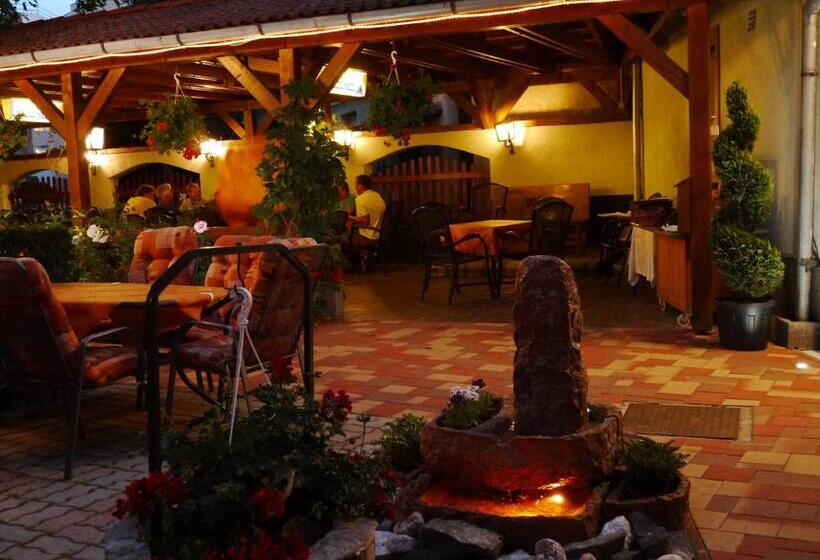 هتل Tinódi Fogadó