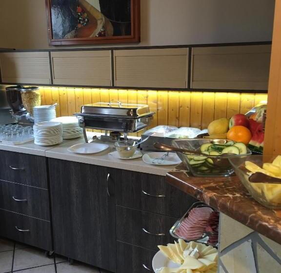 هتل Tinódi Fogadó