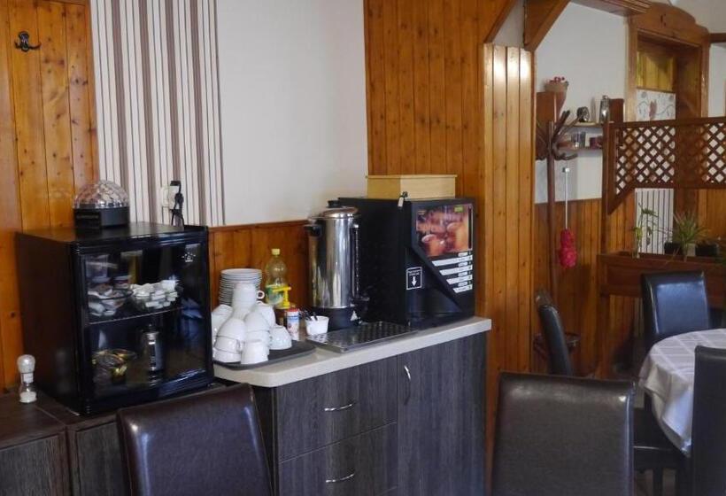 هتل Tinódi Fogadó