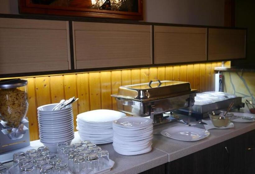 هتل Tinódi Fogadó