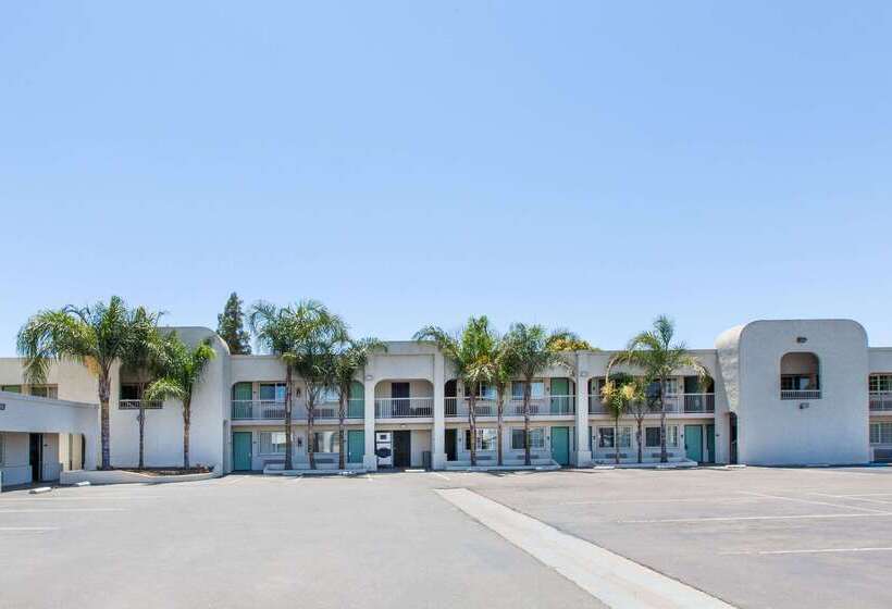 فندق Travelodge By Wyndham Los Banos Ca