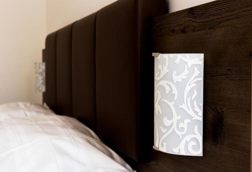 酒店 Vinothek Schwarzer Adler