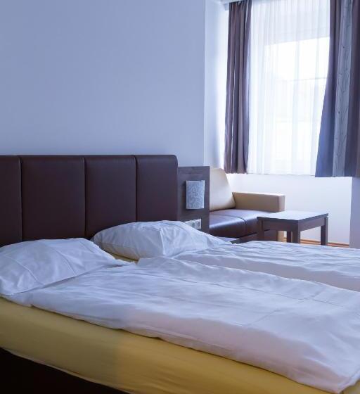 酒店 Vinothek Schwarzer Adler